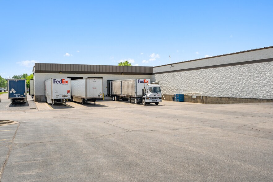 More Photos Of 3700 Kinsman Blvd, Madison Warehouse For Sale