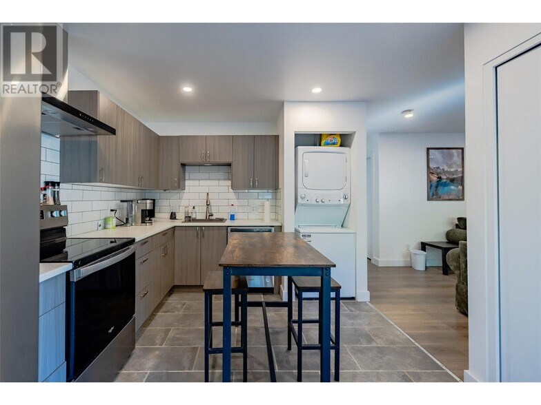 More Photos Of 1810 1 St, Fruitvale Apartments For Sale