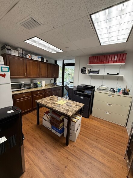 More Photos Of 2477 Stickney Point Rd, Sarasota Office For Lease