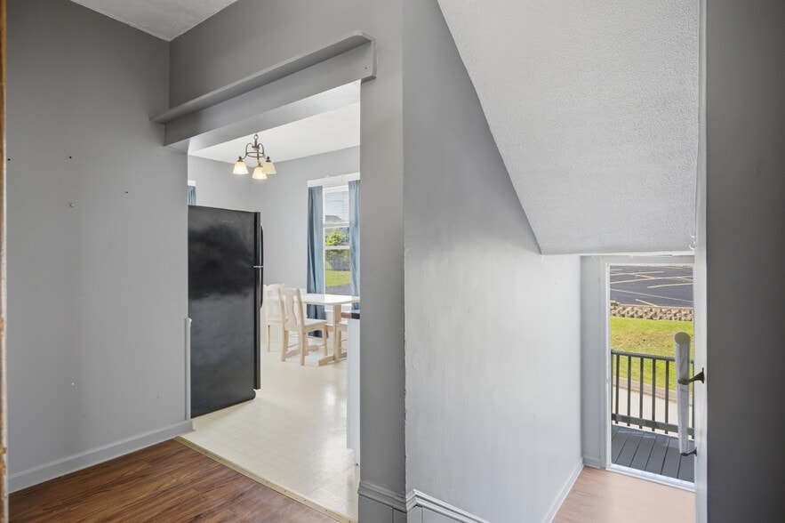 More Photos Of 229 E Main St, Bridgeport Loft Creative Space For Sale