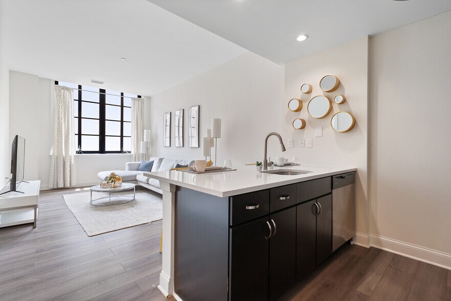 More Photos Of 400 Walnut St, Philadelphia Multifamily For Sale