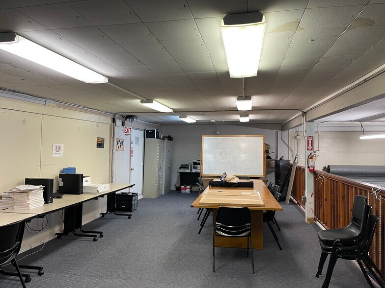 More Photos Of 2610 Daniel Ave, San Diego Light Distribution For Sale