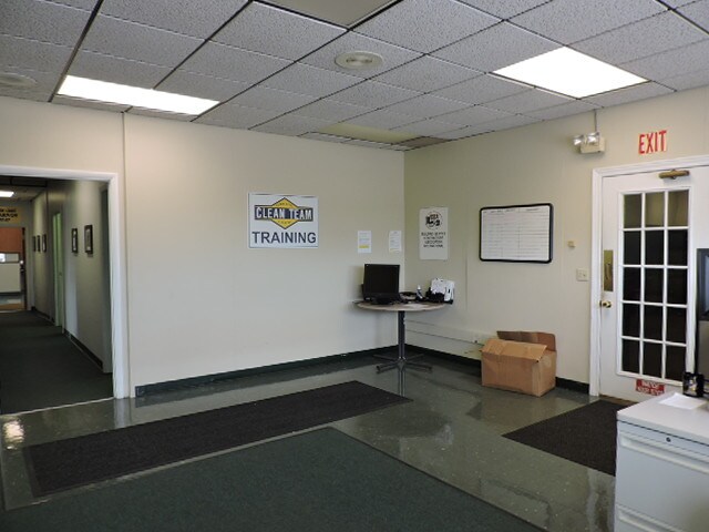 More Photos Of 419 N Westwood Ave, Toledo Light Distribution For Sale