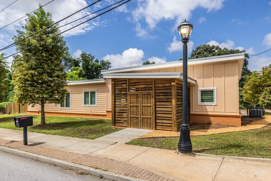 More Photos Of 1651 Pryor Rd SW, Atlanta Loft Creative Space For Sale