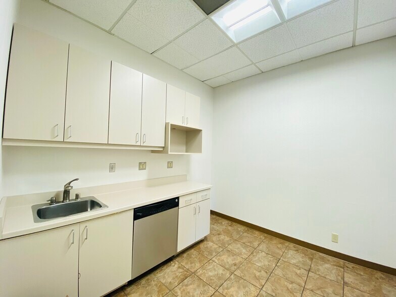 More Photos Of 10020 N De Anza Blvd, Cupertino Loft Creative Space For Lease