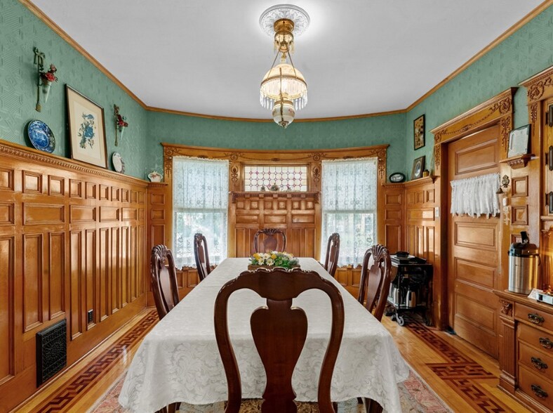 More Photos Of 908 Michigan St, Sturgeon Bay Hospitality For Sale