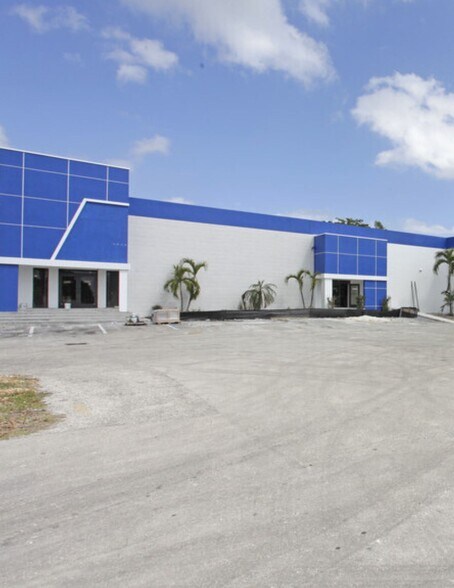 More Photos Of 800 NW 65th St, Fort Lauderdale Warehouse For Lease