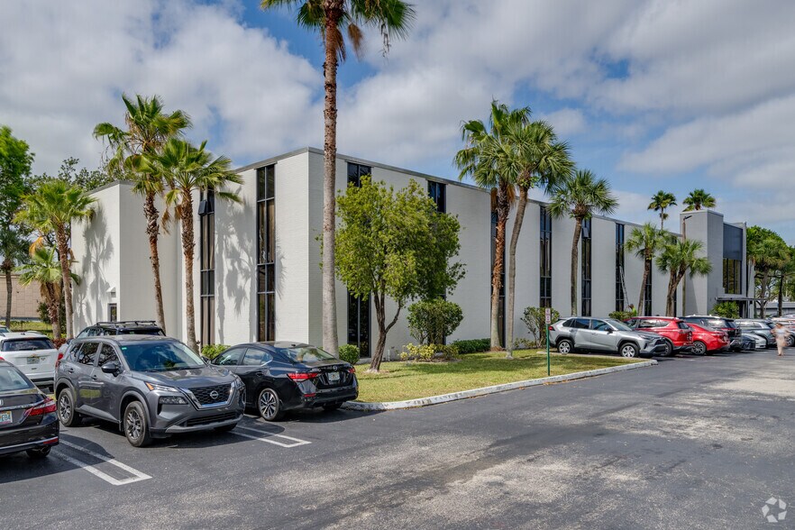More Photos Of 7925 NW 12th St, Doral Office For Lease