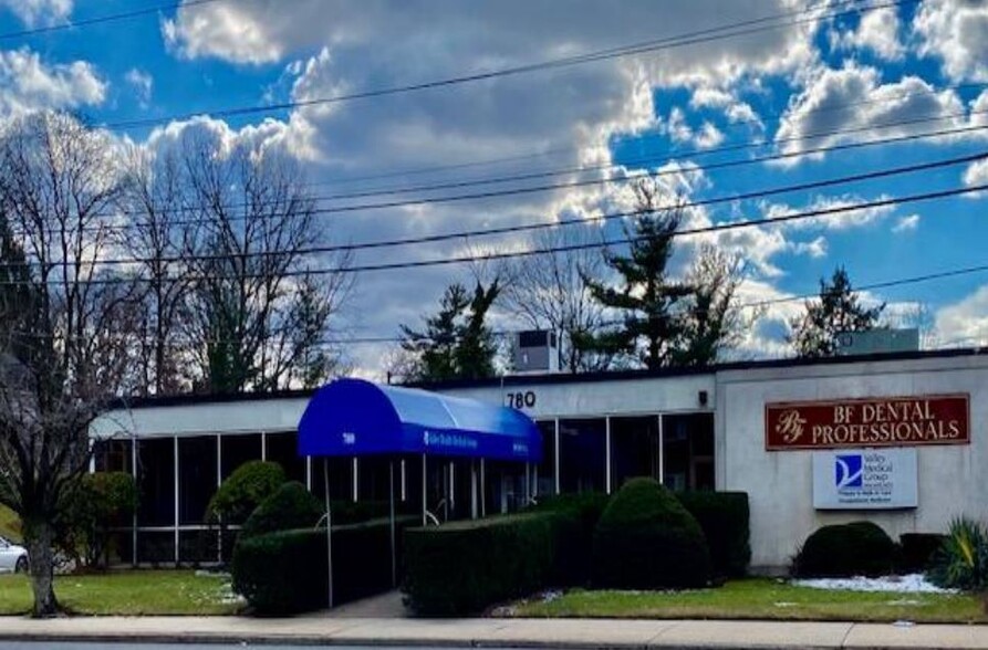 Primary Photo Of 780 Cedar Ln, Teaneck Office For Lease