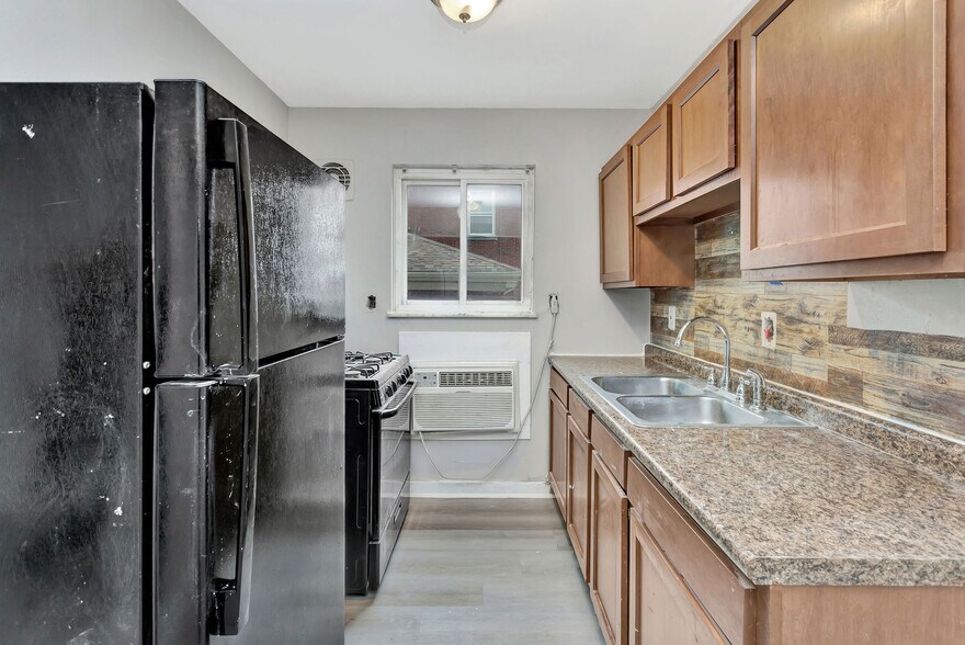 More Photos Of 800-808 Elberon Ave, Cincinnati Apartments For Sale