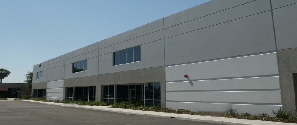 More Photos Of 3021-3035 E La Jolla St, Anaheim Warehouse For Lease