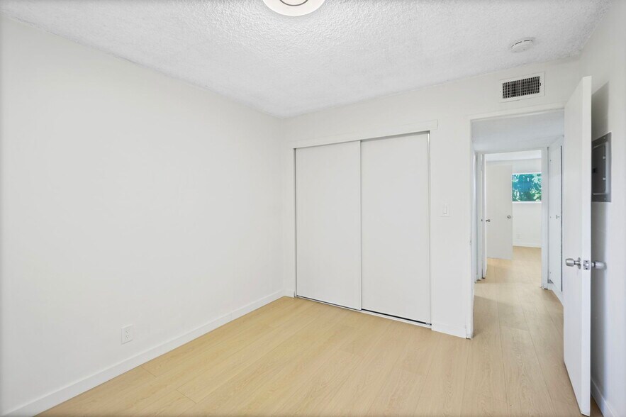 More Photos Of 511 E Washington Ave, Santa Ana Apartments For Sale