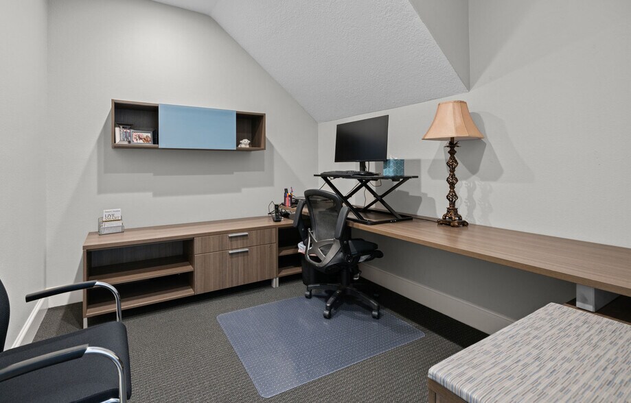 More Photos Of 25511 Budde Rd, The Woodlands Medical For Sale