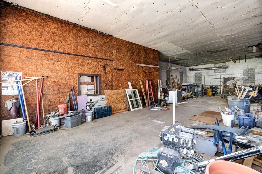 More Photos Of 48 Alley St, Murphy Storefront Retail Office For Sale