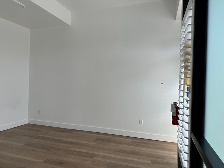 More Photos Of 607 W Dana St, Mountain View Office For Lease