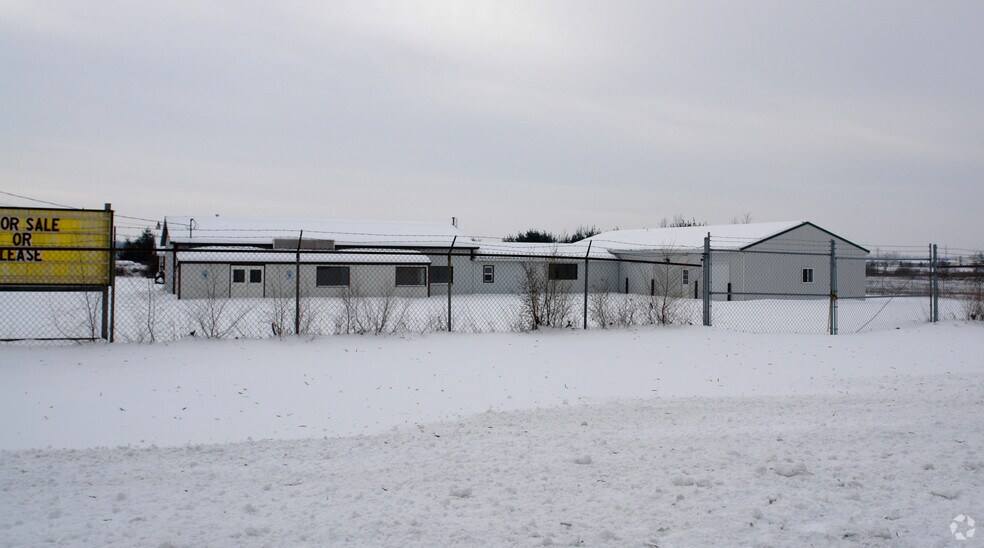 More Photos Of 5684 E Broadway Rd, Mount Pleasant Auto Salvage Facility For Sale