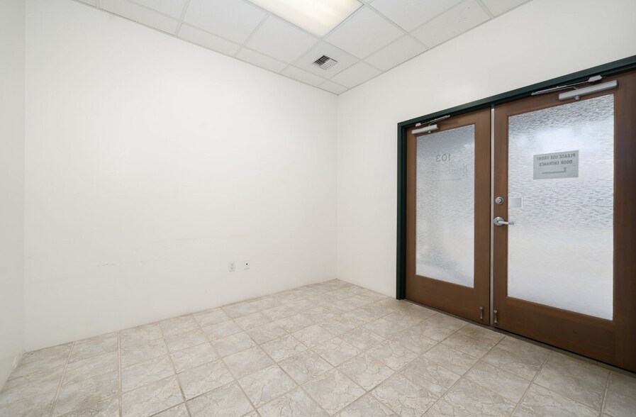 More Photos Of 72301 Country Club Dr, Rancho Mirage Medical For Lease