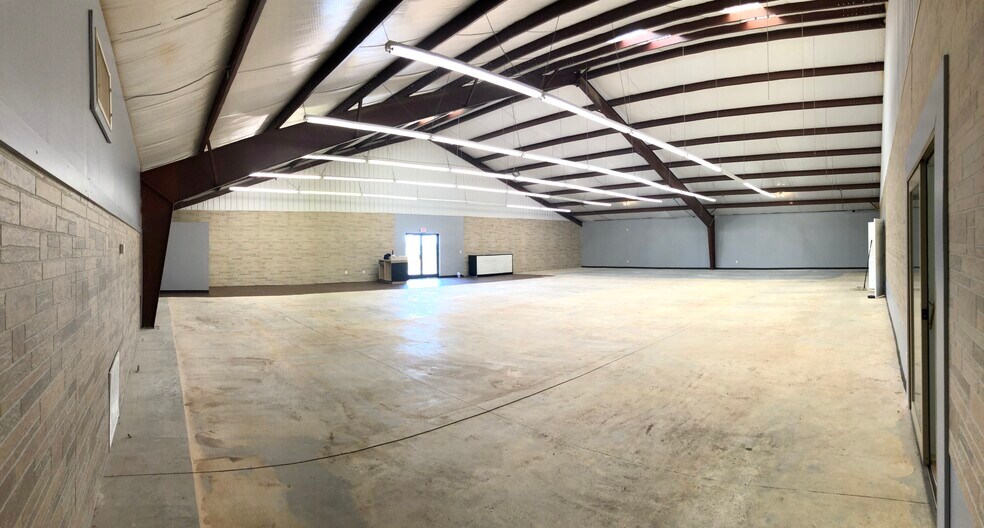 More Photos Of 4617 Sutherland Rd, Owensboro Light Distribution For Lease