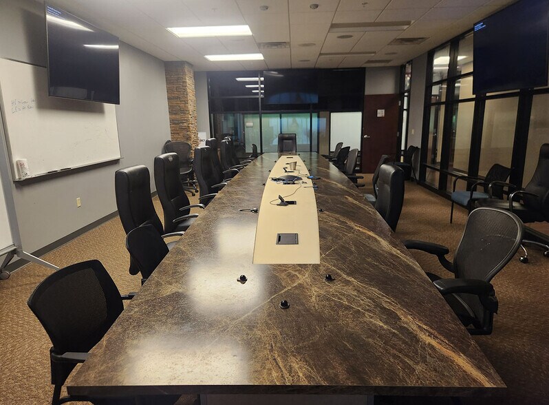 More Photos Of 400 Woodcliff Dr, Canonsburg Office For Sale