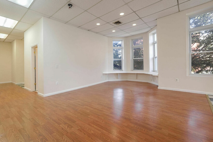 More Photos Of 2129 Charles St, Baltimore Storefront Retail Residential For Sale