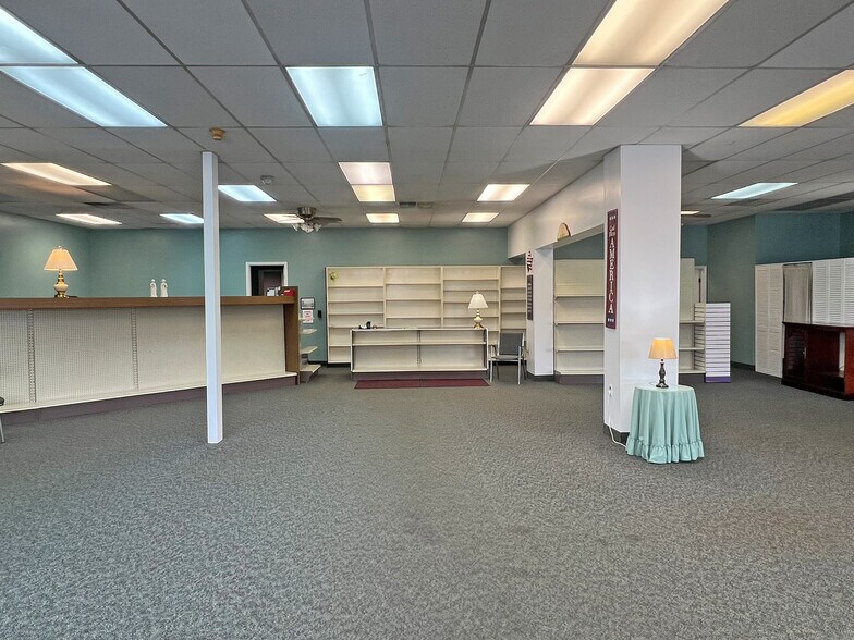 More Photos Of 4024 Main St, Erie Storefront Retail Office For Sale
