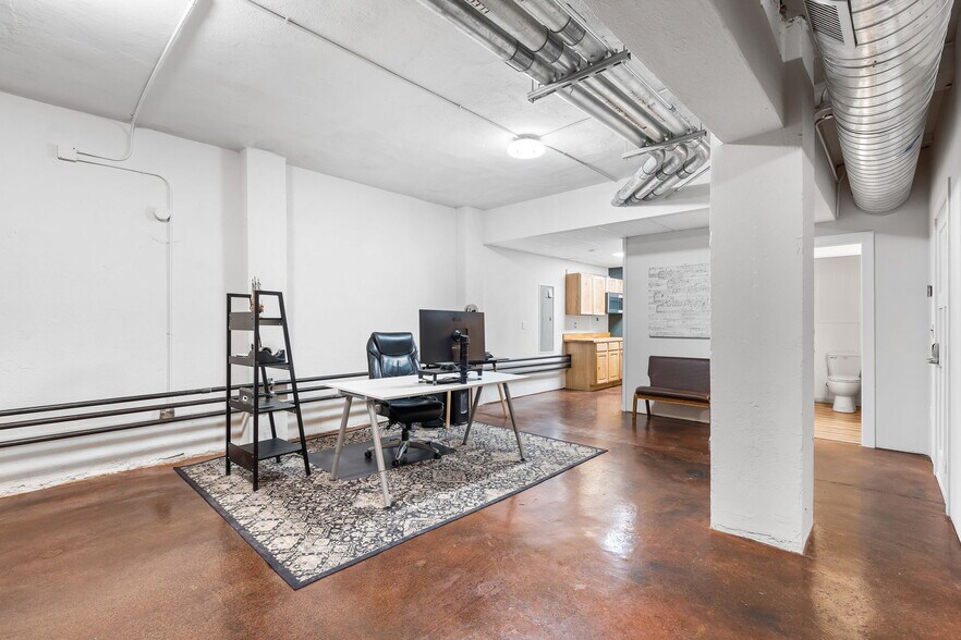 More Photos Of 324 Park Central W, Springfield Office For Lease