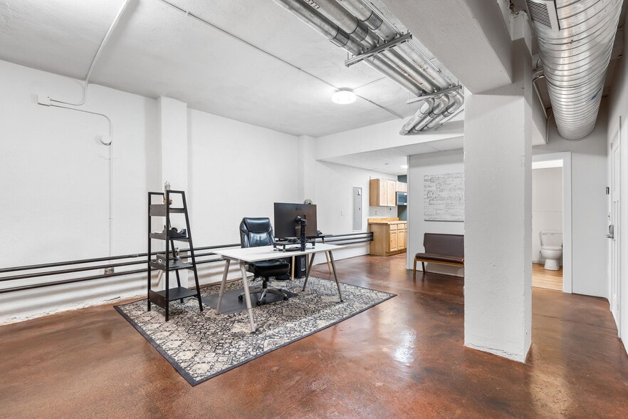 More Photos Of 324 Park Central W, Springfield Office For Lease