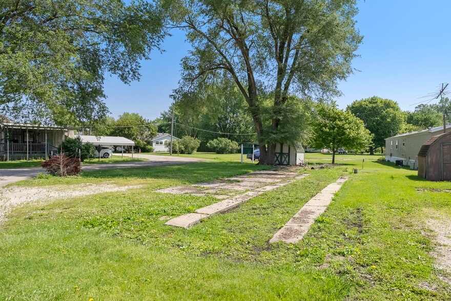 More Photos Of 109 S Pearl St, Atkinson Manufactured Housing Mobile Home Park For Sale