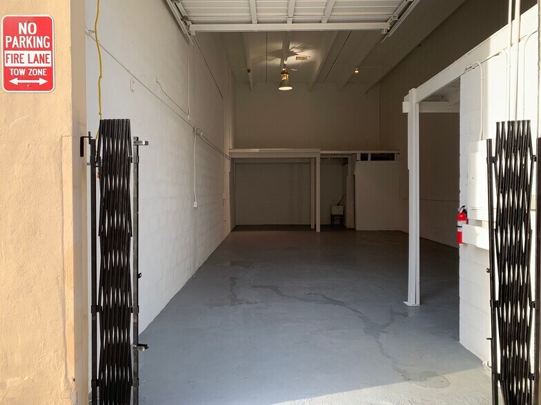 More Photos Of 2450 W 82nd St, Hialeah Coworking Space