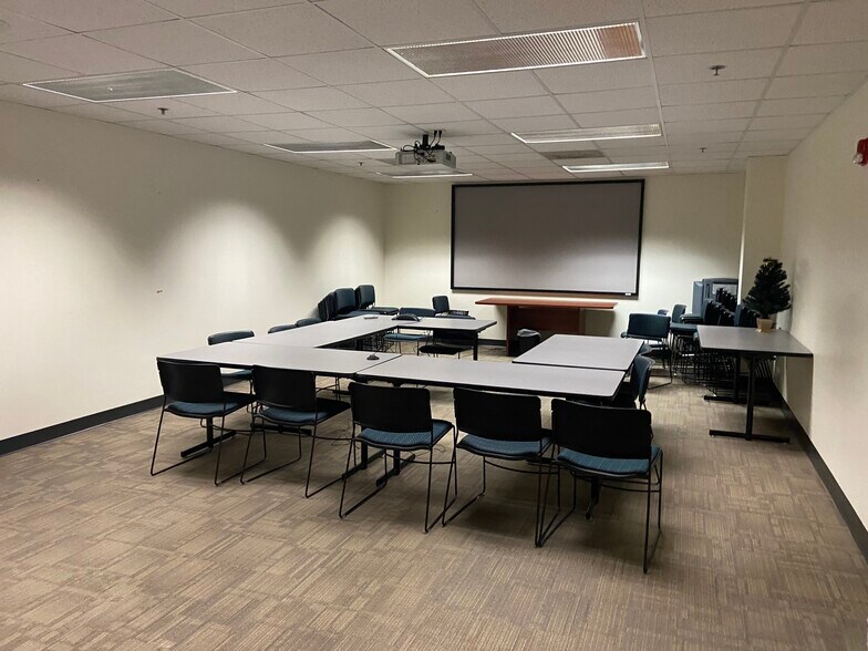 More Photos Of 620 S Glenstone Ave, Springfield Office For Sale