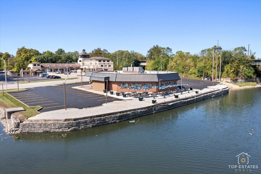 More Photos Of 320 N 2nd St, St Charles Restaurant For Sale