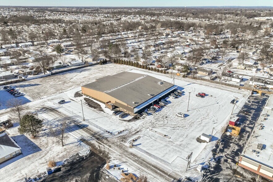 More Photos Of 177 Frontier Park Dr, O'Fallon Bowling Alley For Sale