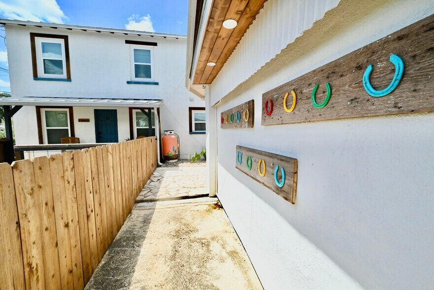 More Photos Of 902 Main St, Blanco Unknown For Lease