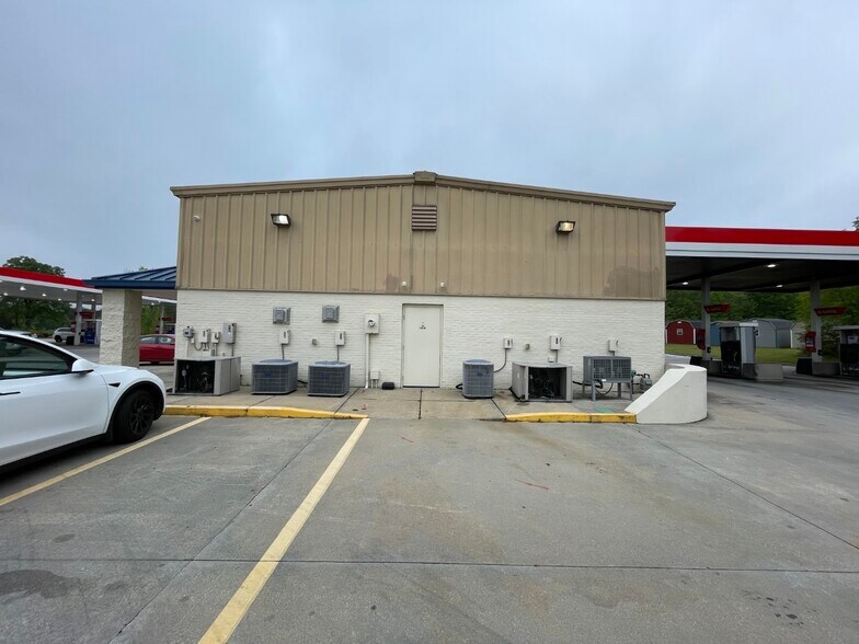 More Photos Of 3404 Hwy 601 N, Pageland Service Station For Lease