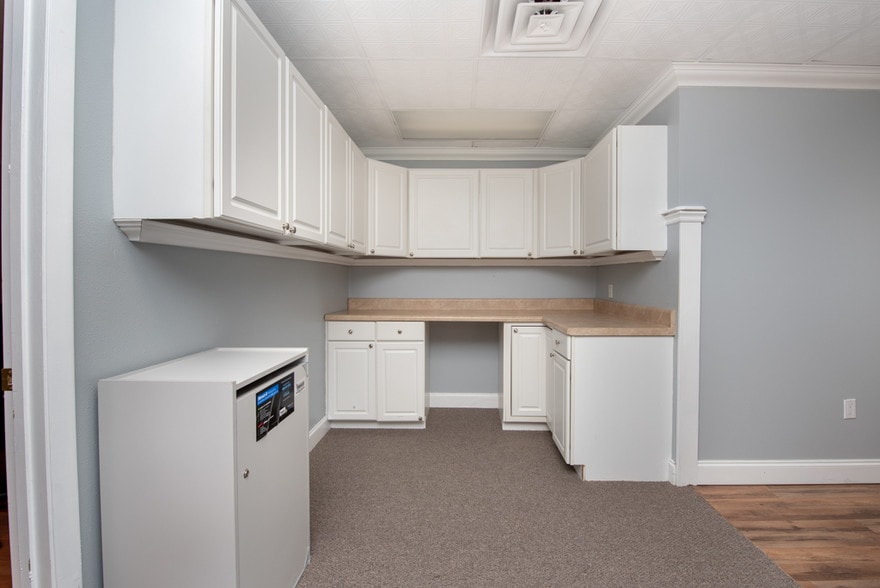 More Photos Of 7430 Tamiami Trl, Sarasota Loft Creative Space For Lease