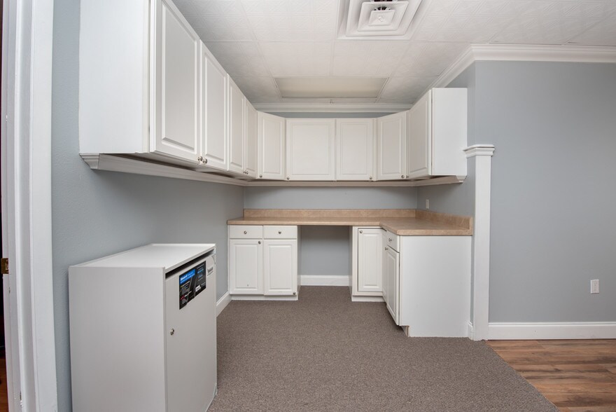 More Photos Of 7430 Tamiami Trl, Sarasota Loft Creative Space For Lease