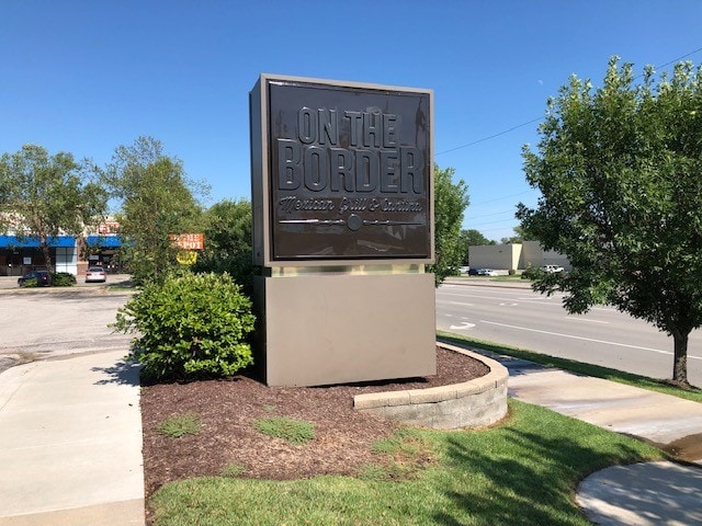 More Photos Of 3080 Iowa St, Lawrence Restaurant For Lease