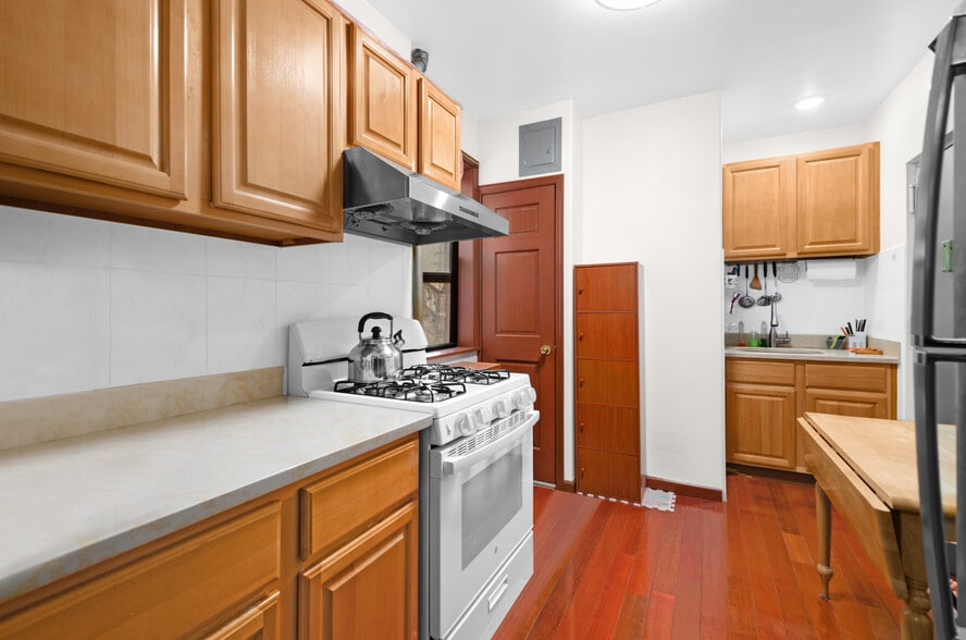 More Photos Of 358-360 Broome St, New York Apartments For Sale