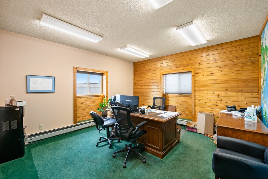 More Photos Of 97 S Red Willow Rd, Evanston Manufacturing For Lease