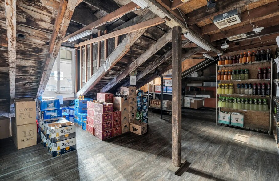 More Photos Of 205 Bourbon St, New Orleans Restaurant For Lease