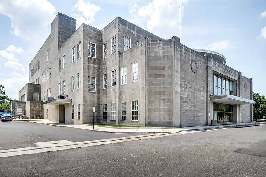 More Photos Of 610 Old York Rd, Jenkintown Office For Lease