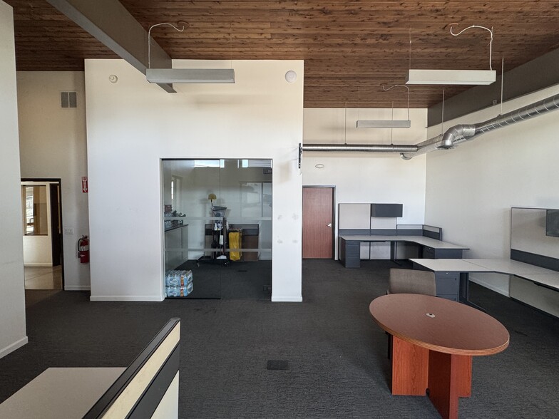 More Photos Of 19400 Frontage Rd, Acampo Office For Lease