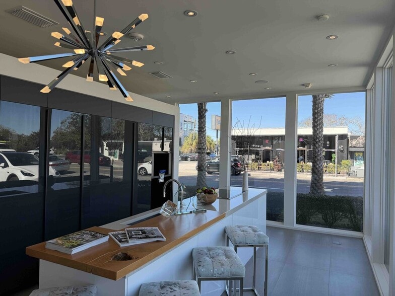 More Photos Of 952 W Fairbanks Ave, Winter Park Freestanding For Lease