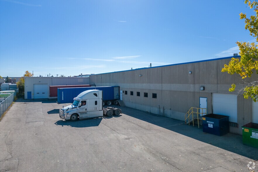 More Photos Of 3526 26th St NE, Calgary Warehouse For Lease