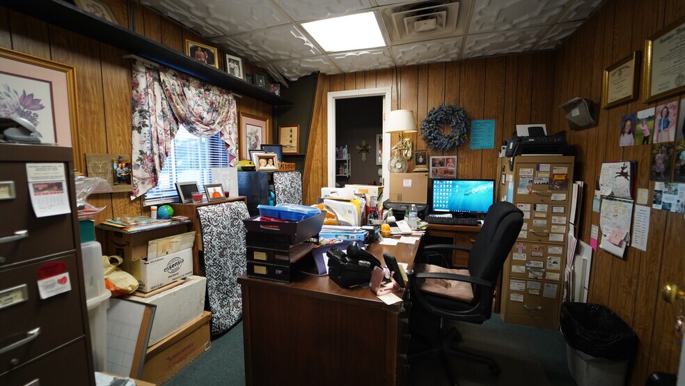 More Photos Of 477 Lytton St, Troutman Manufacturing For Sale
