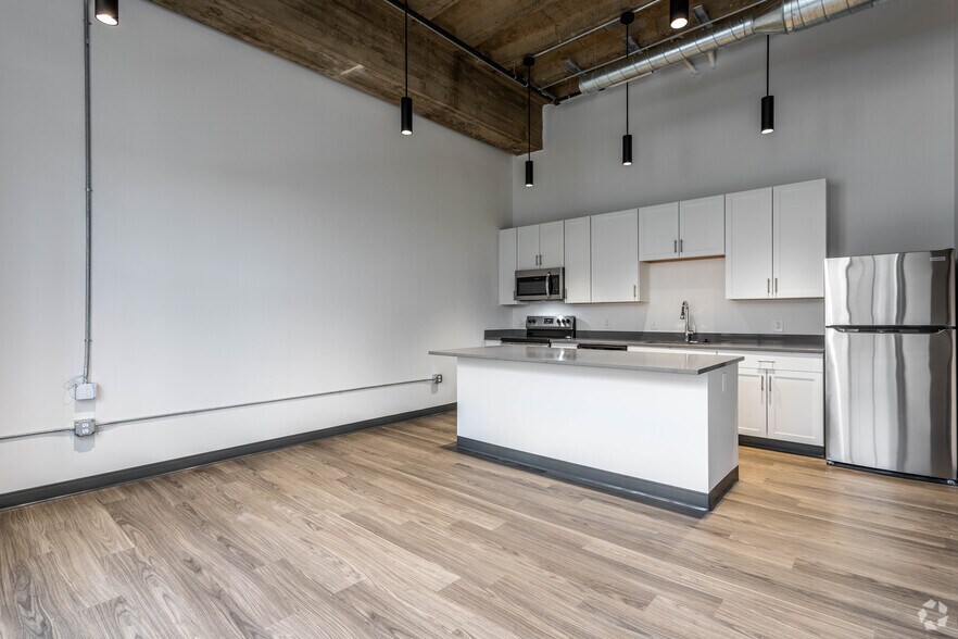 More Photos Of 366 E Broad St, Columbus Apartments For Lease