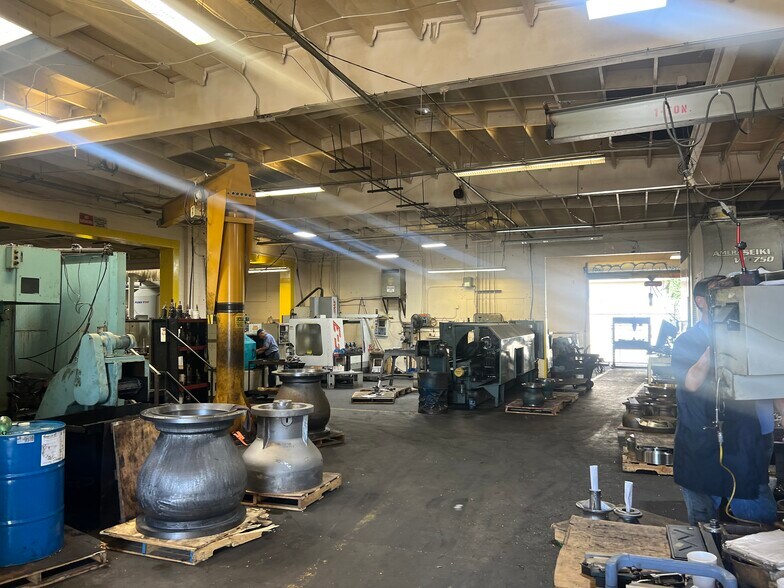 More Photos Of 2527-2533 E 54th St, Huntington Park Warehouse For Sale