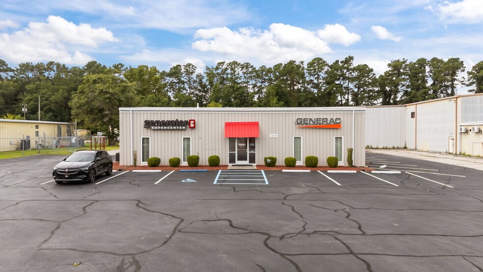 More Photos Of 2911 Brunswick Ave, New Bern Sports And Entertainment For Sale