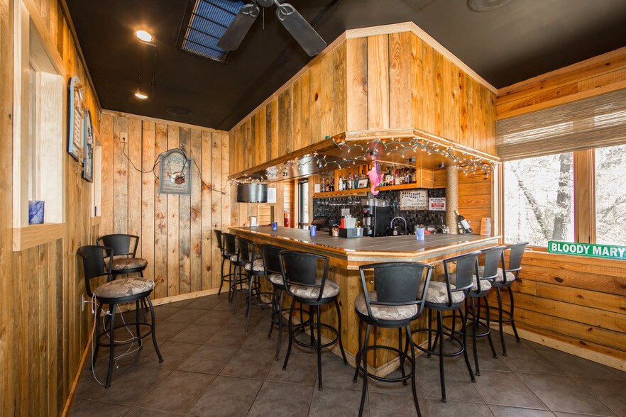 More Photos Of 9100 Wilcox Neck Rd, Charles City Marina For Lease