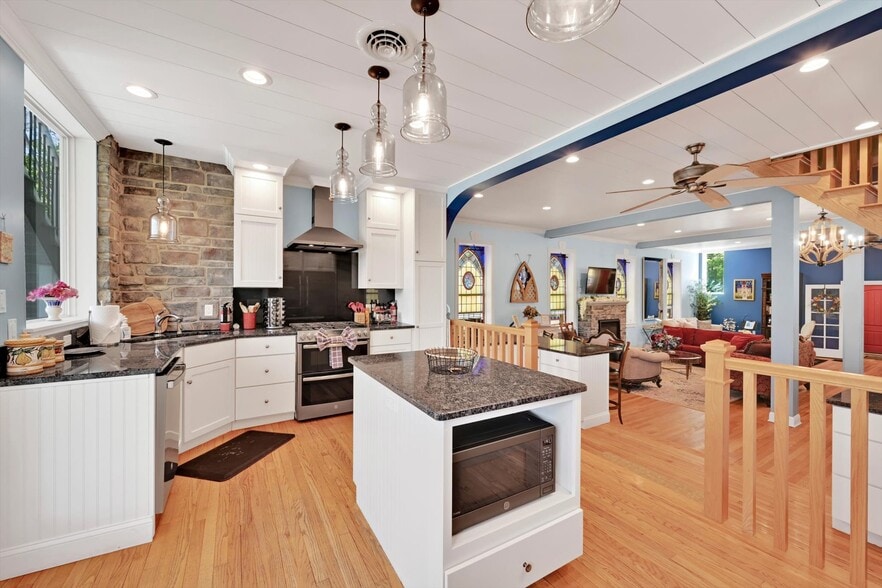 More Photos Of 279 Greenview Dr, Saylorsburg Religious Facility For Sale